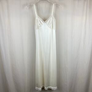 Vintage 60’s Deena Made in USA Ivory Slip Dress Lace Trim Chic Romantic Chest 32